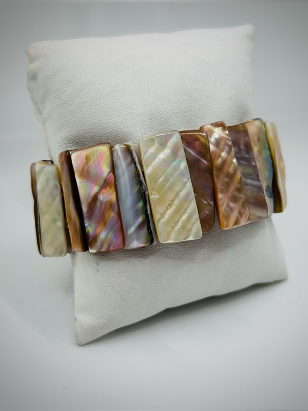 Mother of pearl bracelet stretch